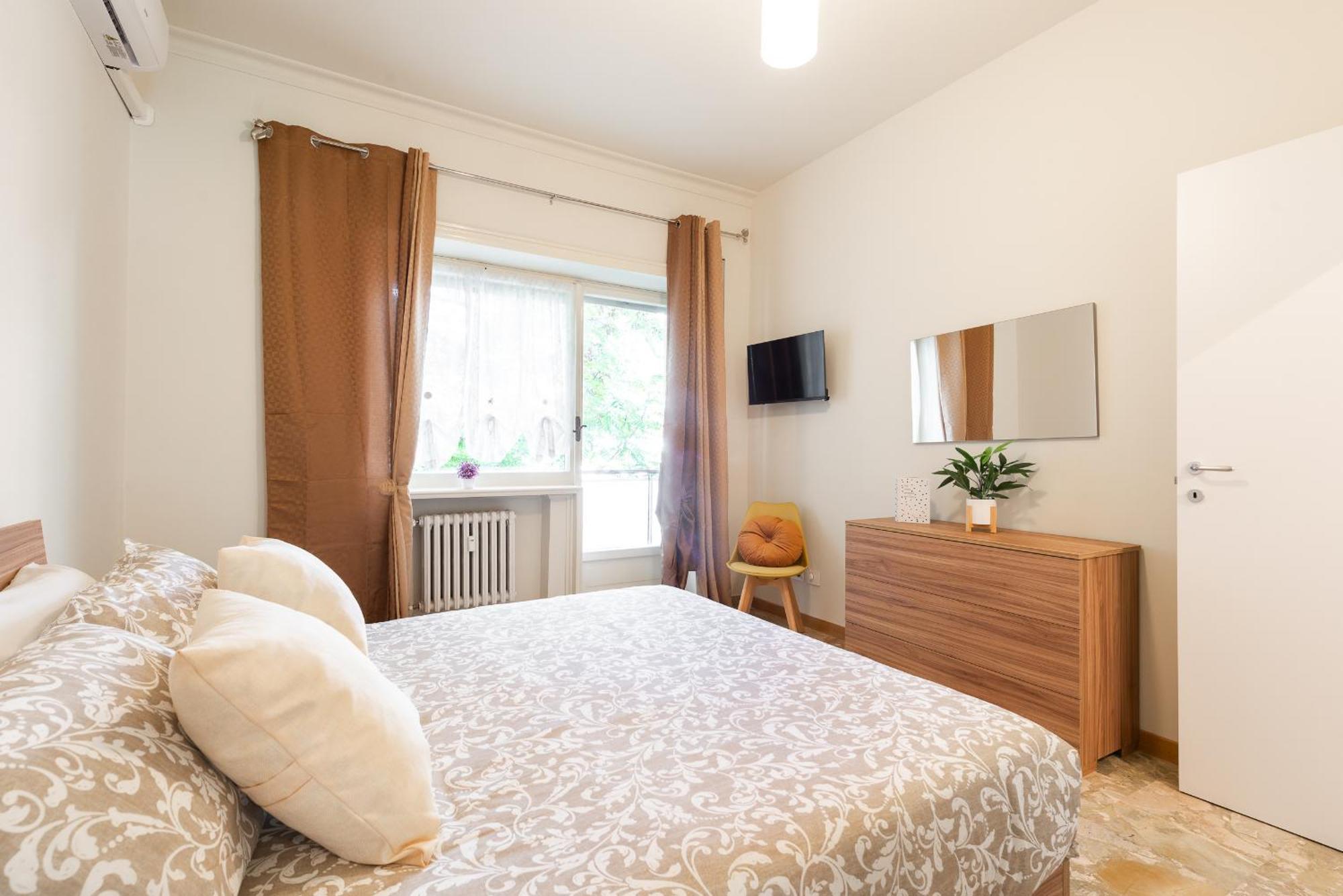 House Of Vatican Con Netflix E Ac Apartment